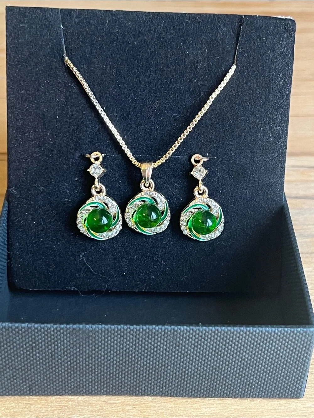 Gold-Tone Green Stone Center Pendant Necklace & Earrings Set-NWOT
